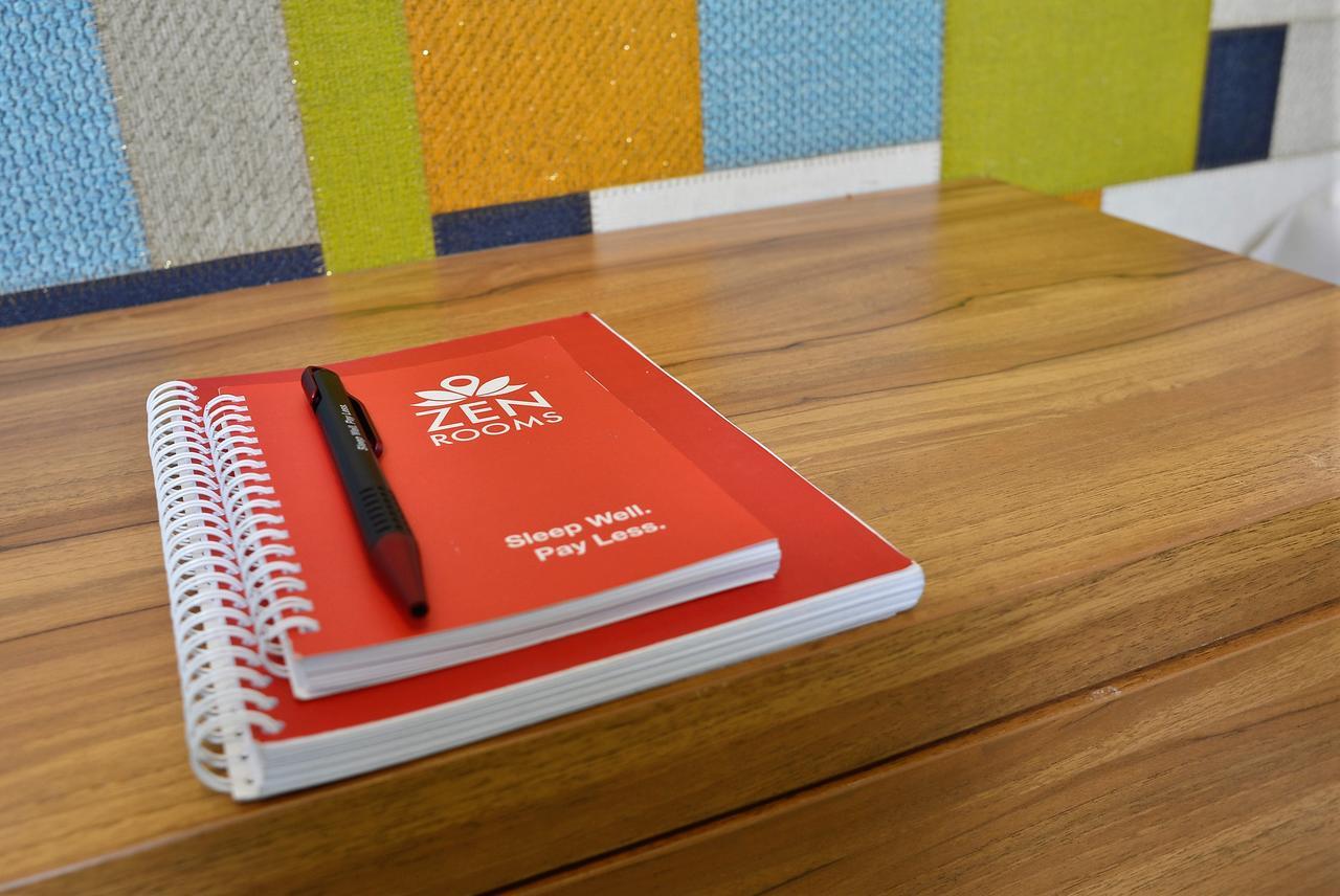 Zen Rooms Kuta Tuban Suites Esterno foto